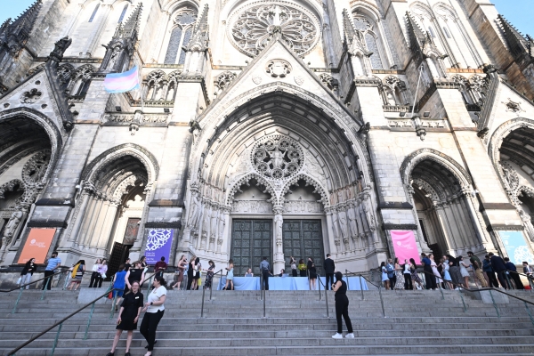 Students gathered at the entrance to the Cathedral Church of St. John the Divine for a special joint Senior Dinner.